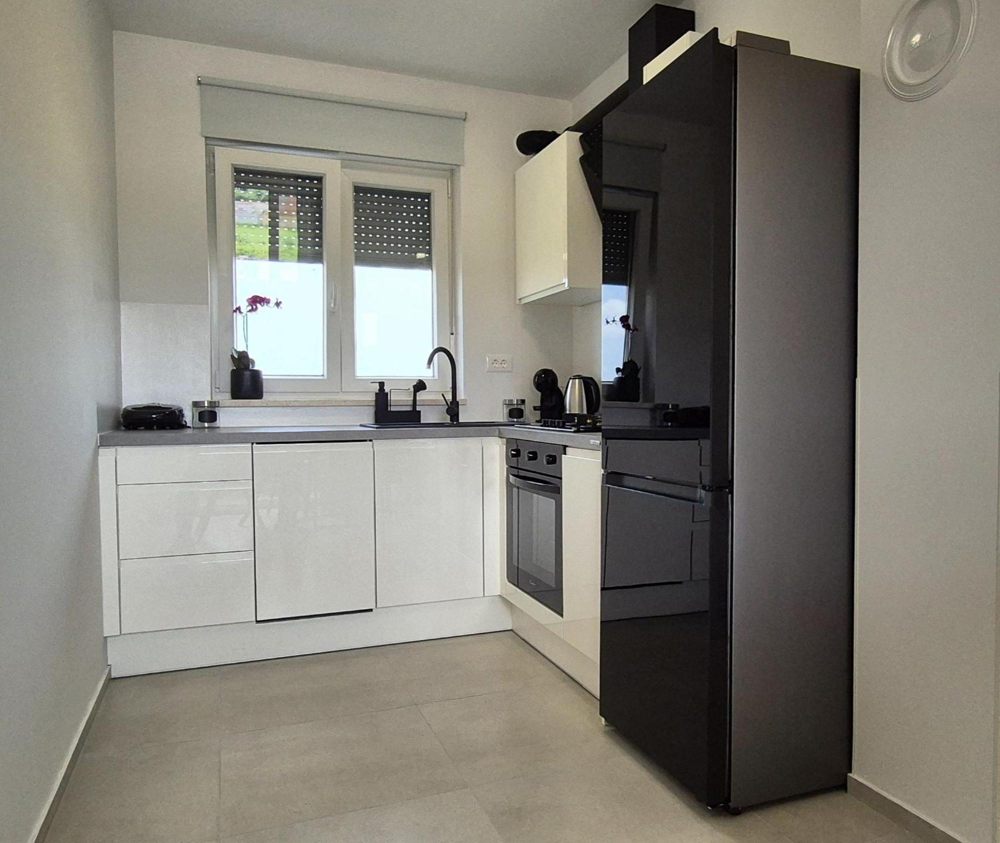 פולה Apartments Laura & Nino מראה חיצוני תמונה